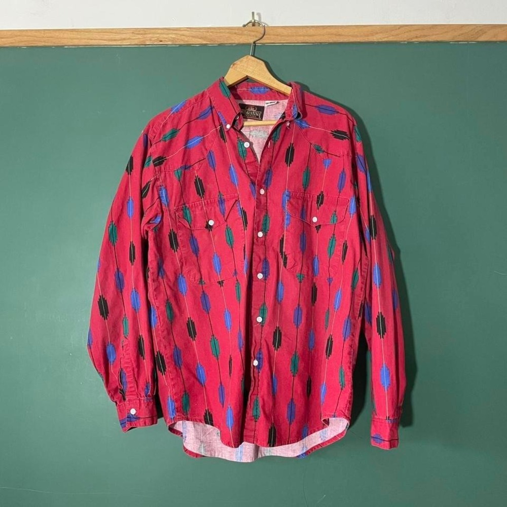 Vintage 1980s patterned button-up shirt with a western vibe